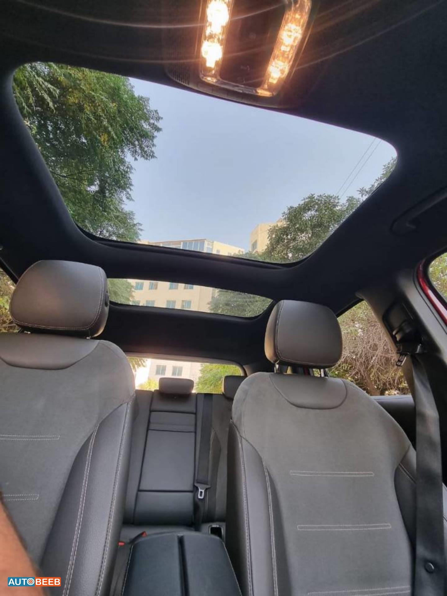 مرسيدس بنز EQA300 2022