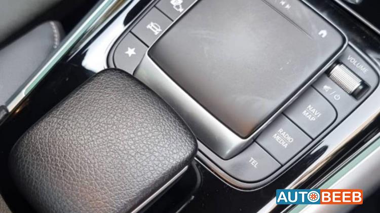 مرسيدس بنز EQA300 2022