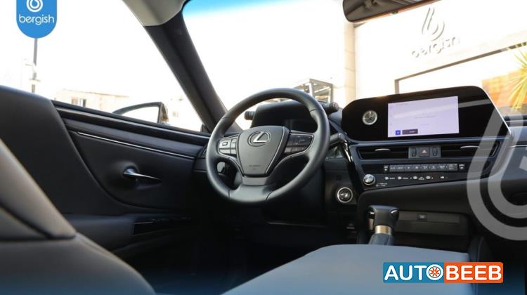 Lexus ES300 2024