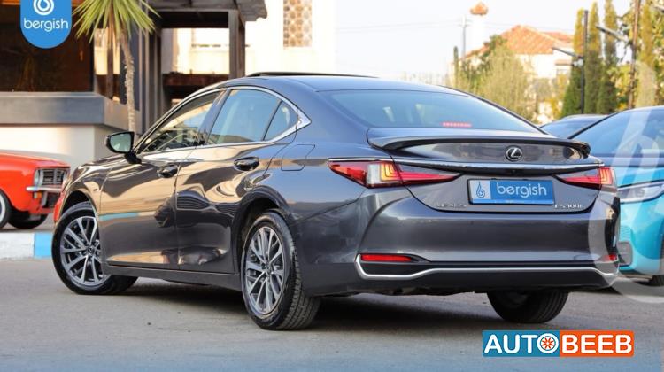 Lexus ES300 2024