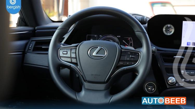 Lexus ES300 2024