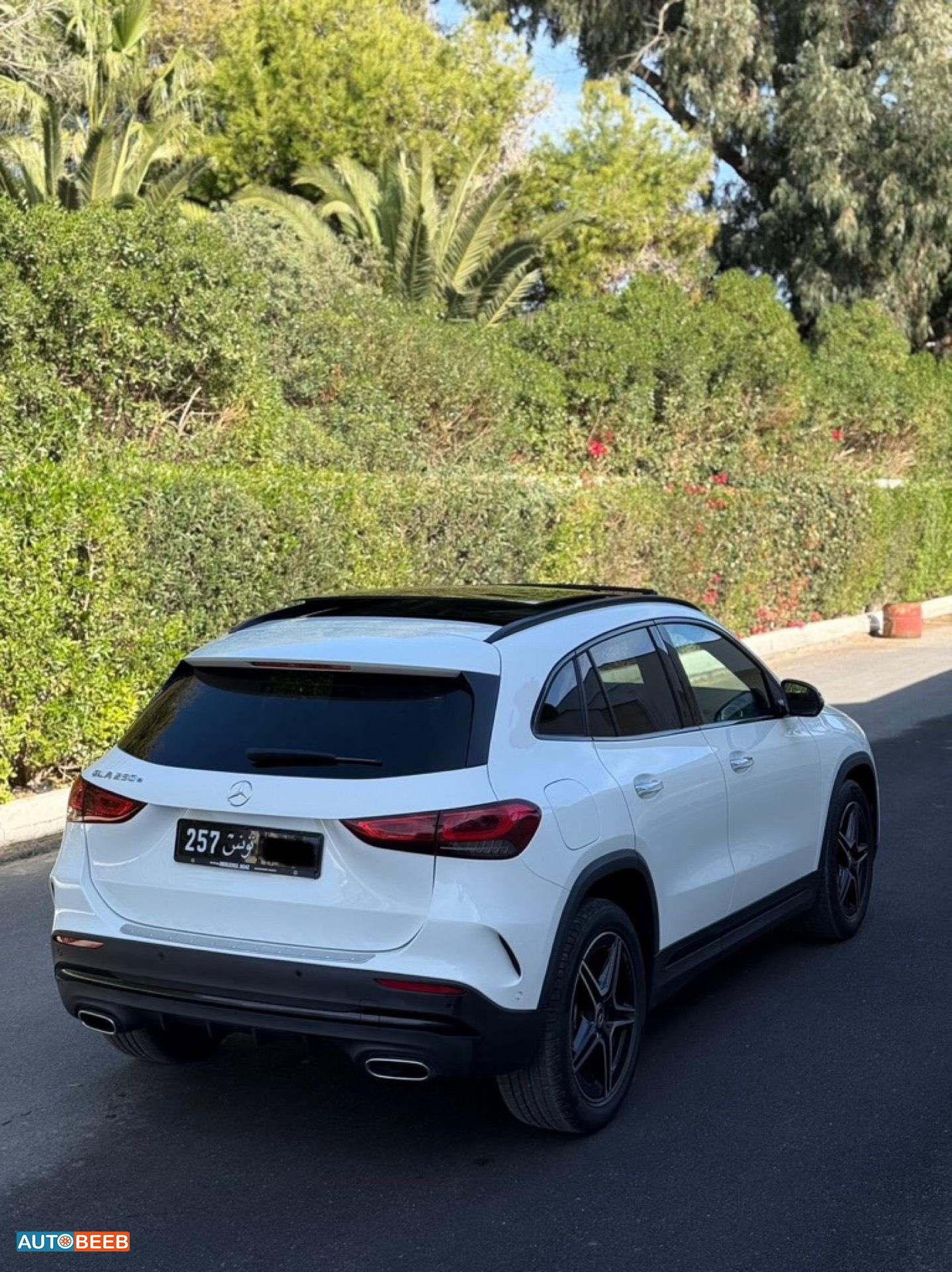 Mercedes Benz GLA250 2022