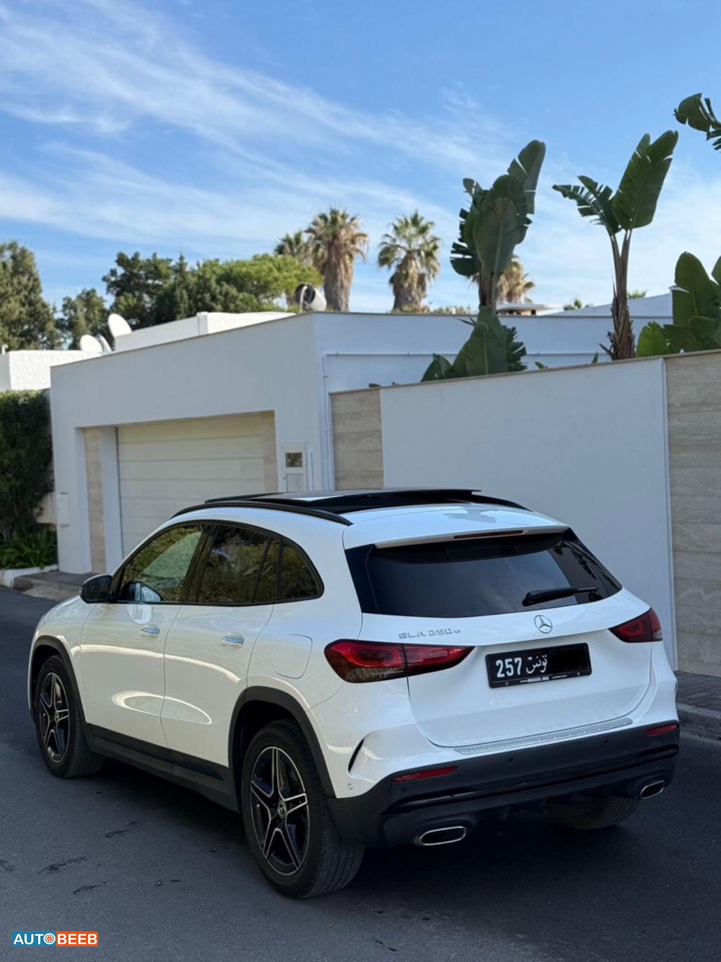 Mercedes Benz GLA250 2022