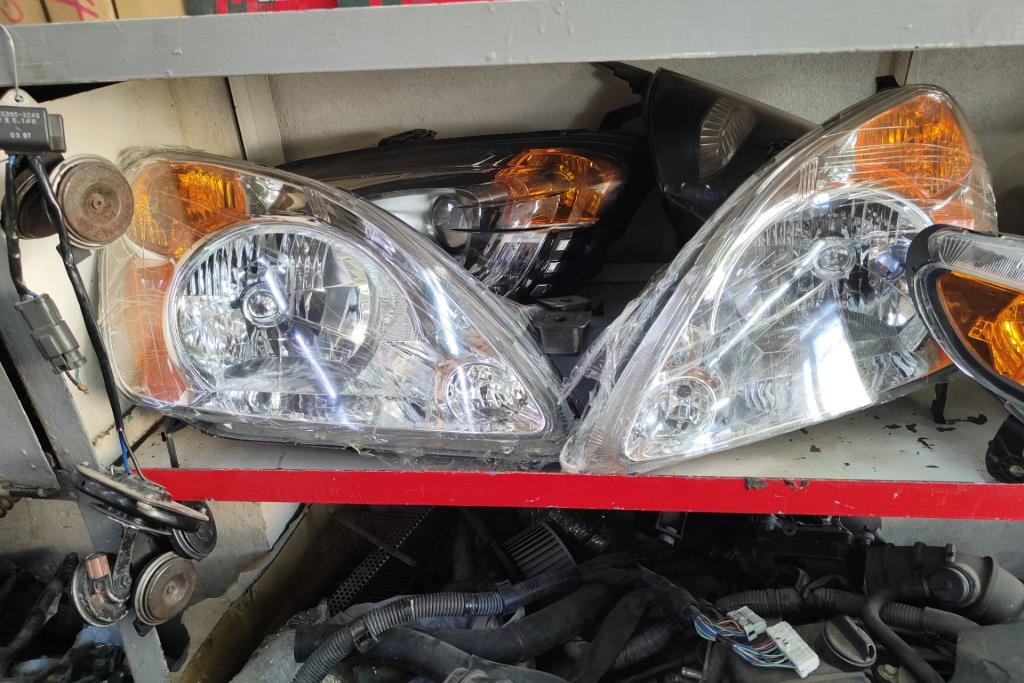 ضوء امامي يمين شمال هوندا cr v 2003 2004 2005 