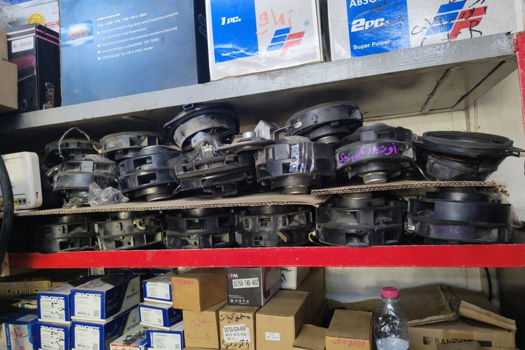 سماعات أمامية و خلفية جميع السيارات هوندا ميتسوبيشي 