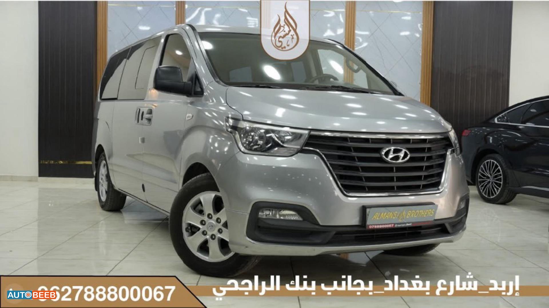 Minibus Hyundai 2018