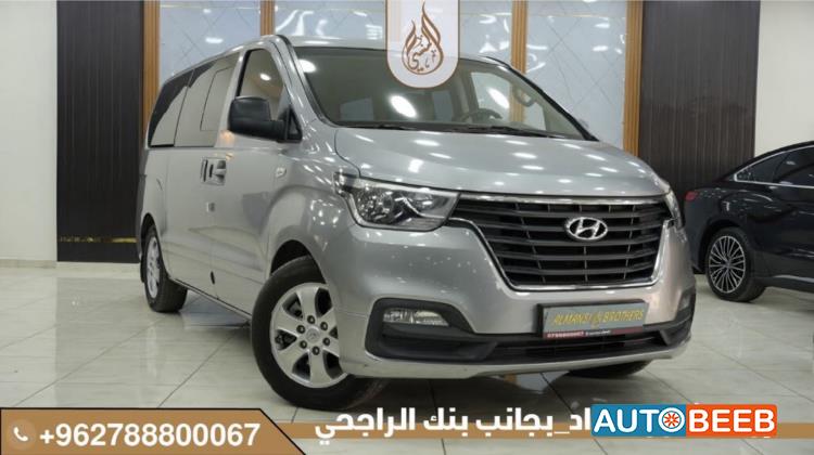 Minibus Hyundai 2018