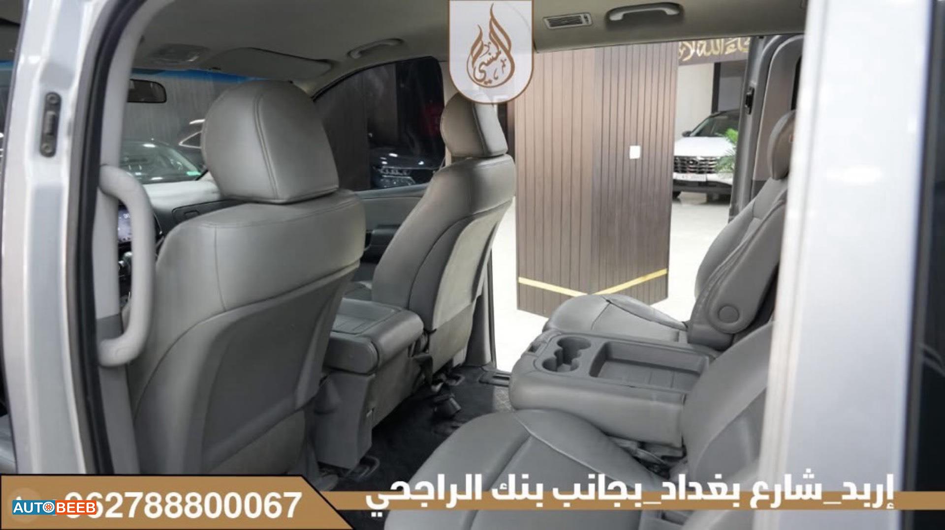 Minibus Hyundai 2018