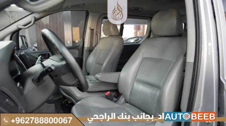 Minibus Hyundai 2018