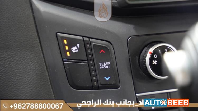 Minibus Hyundai 2018