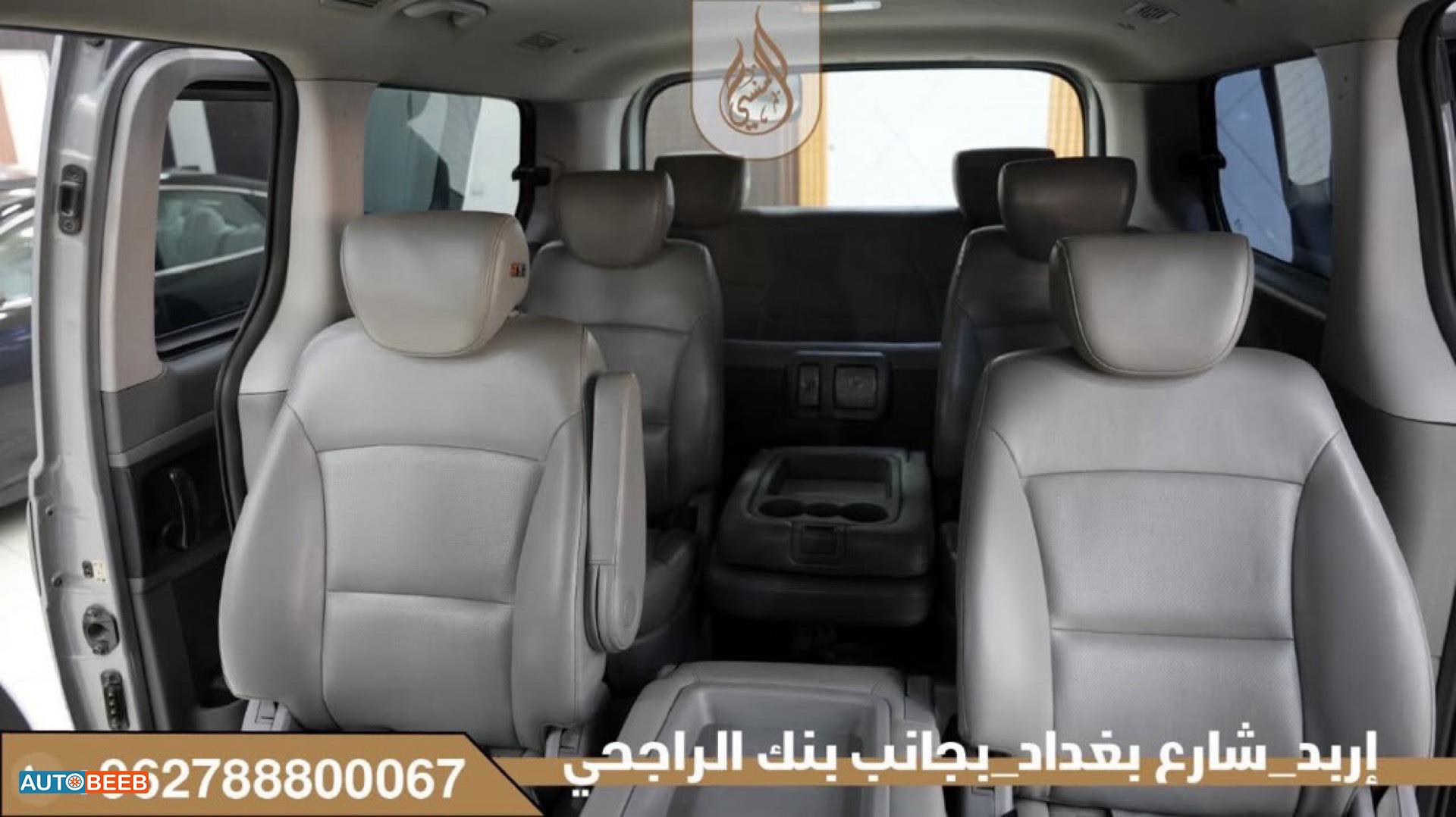 Minibus Hyundai 2018