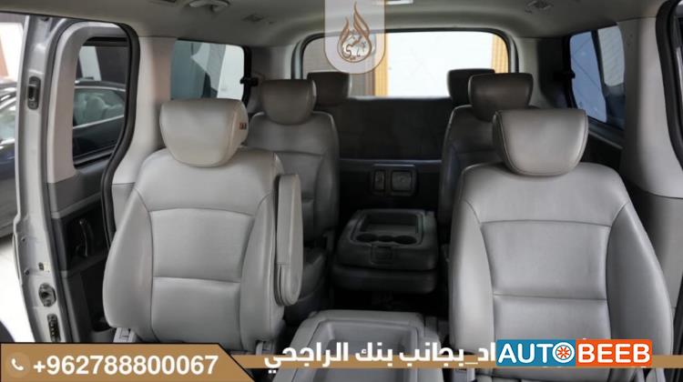 Minibus Hyundai 2018