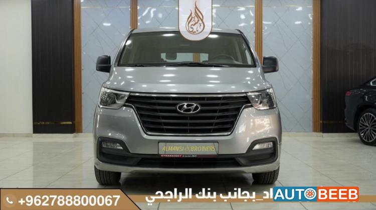 Minibus Hyundai 2018