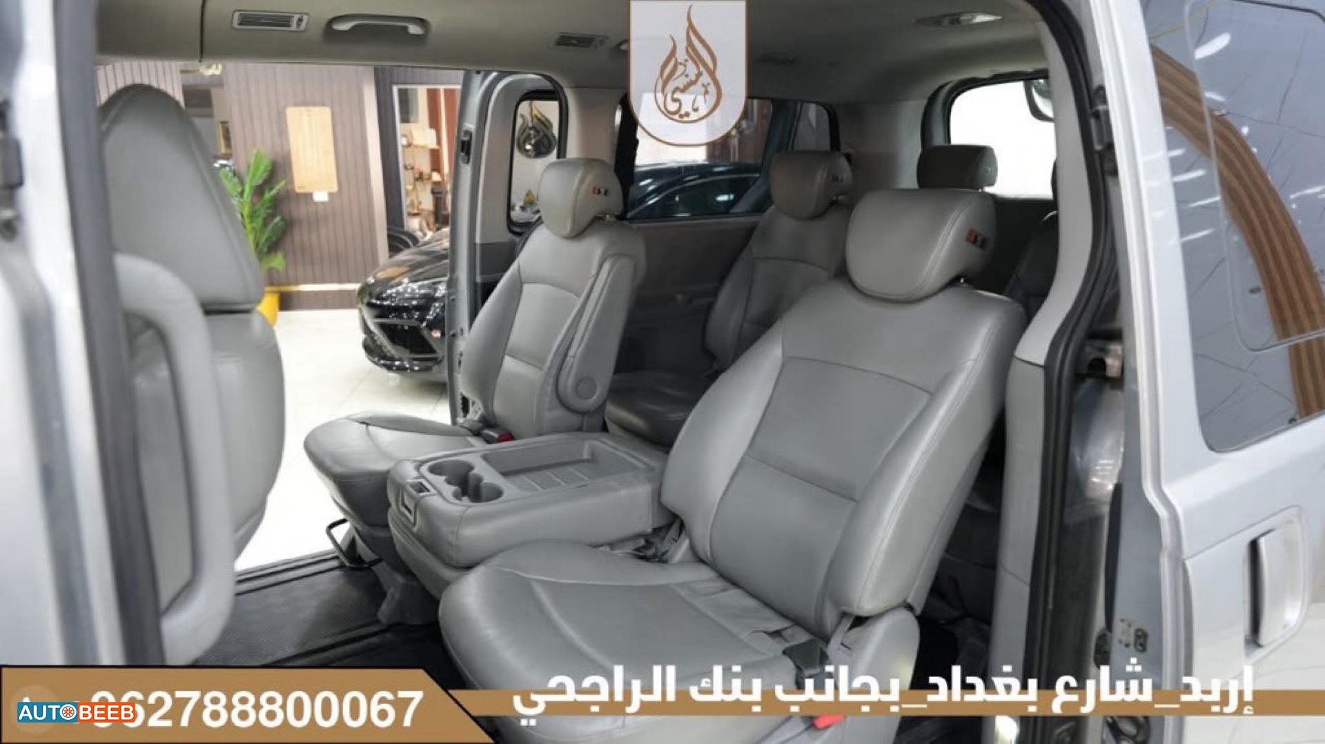 Minibus Hyundai 2018