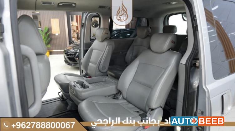 Minibus Hyundai 2018