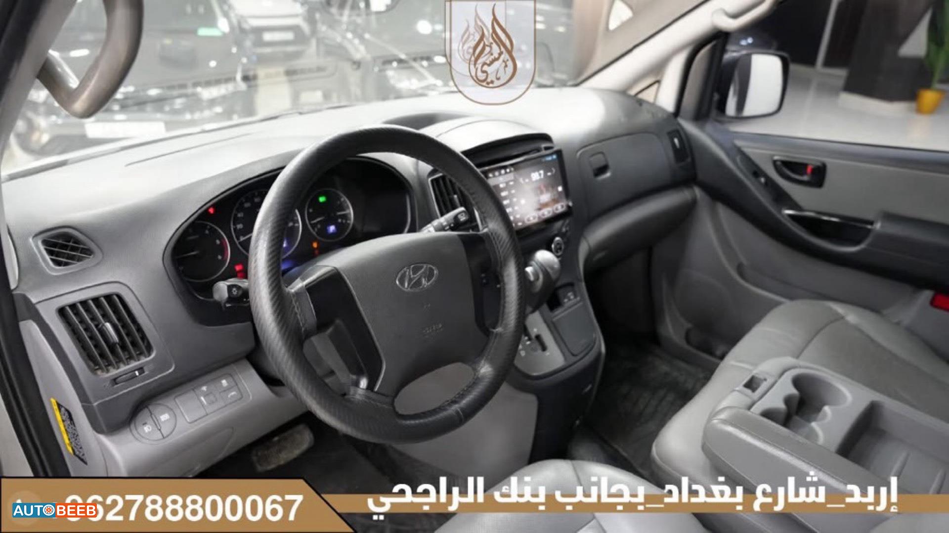 Minibus Hyundai 2018