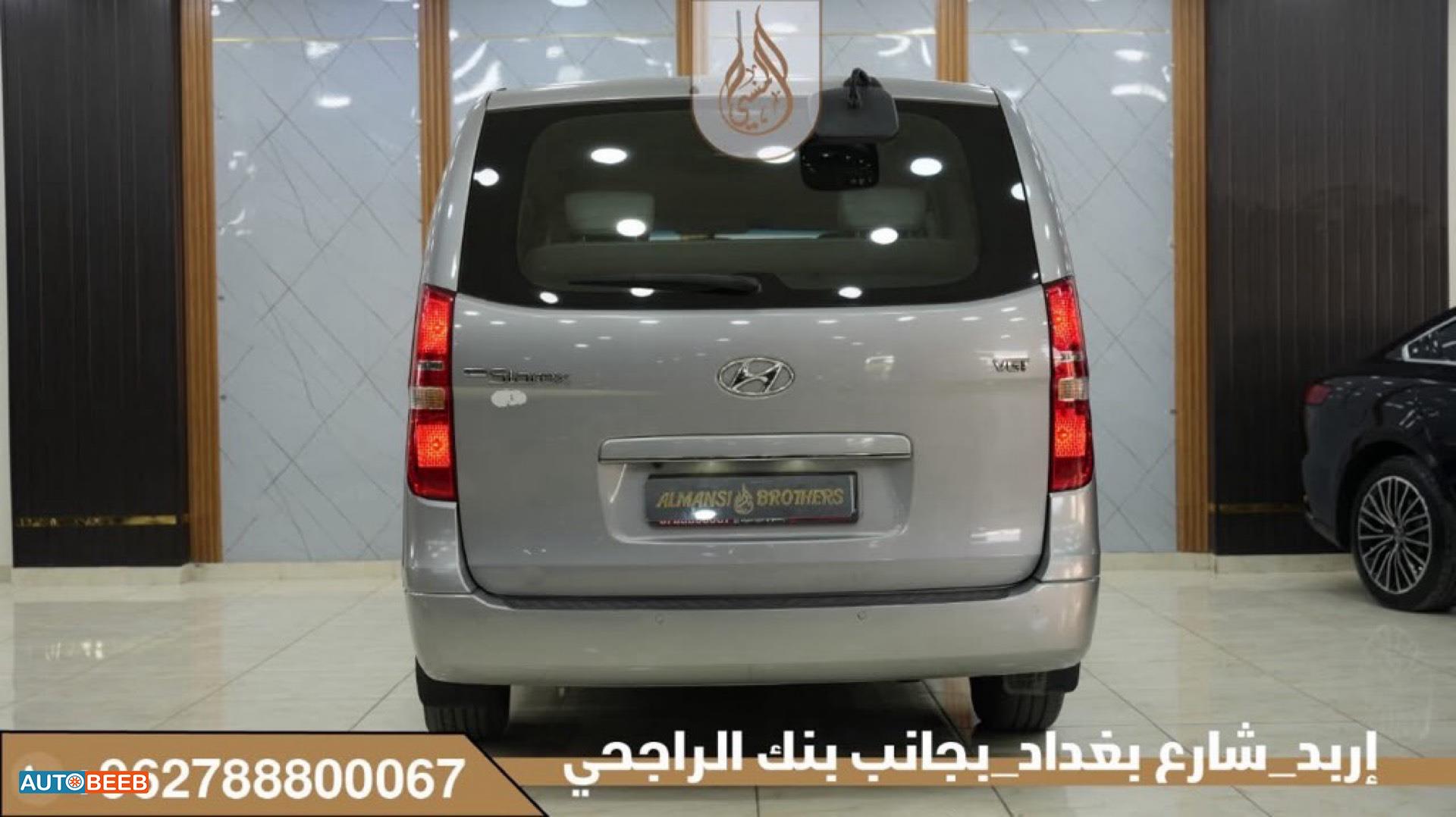 Minibus Hyundai 2018