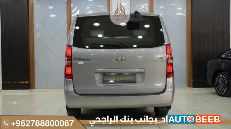Minibus Hyundai 2018