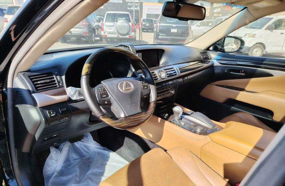 Lexus LS460 2015