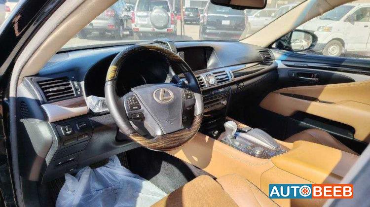 Lexus LS460 2015