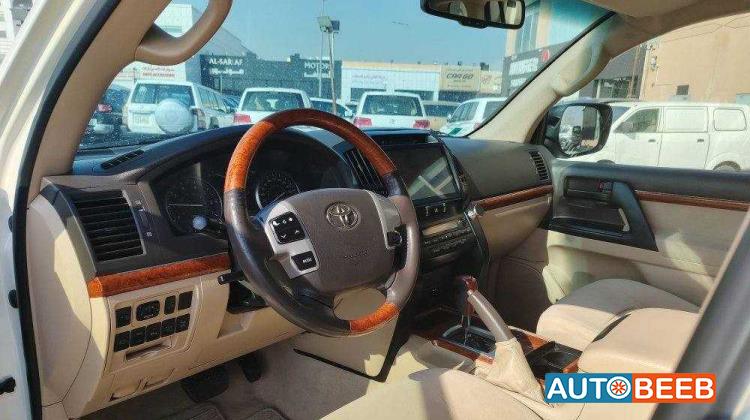 Toyota Land Cruiser 2014