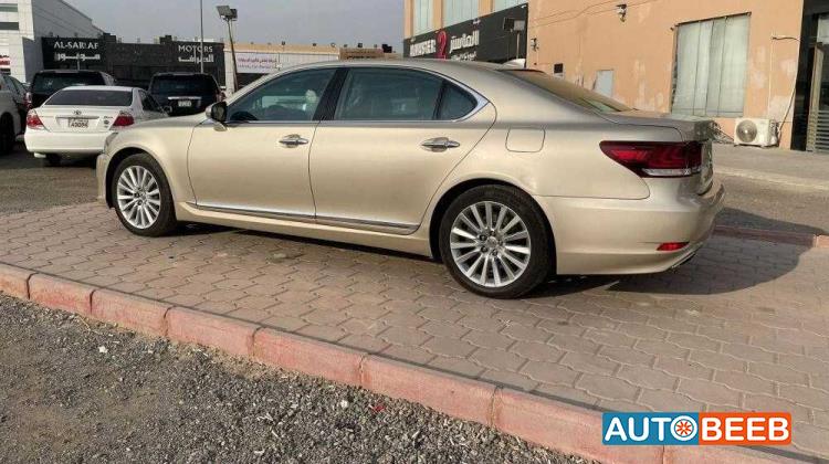 Lexus LS460 2015