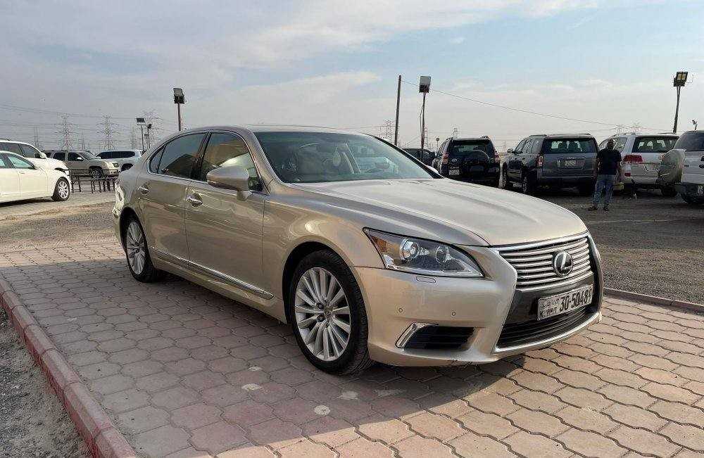 Lexus LS460 2015