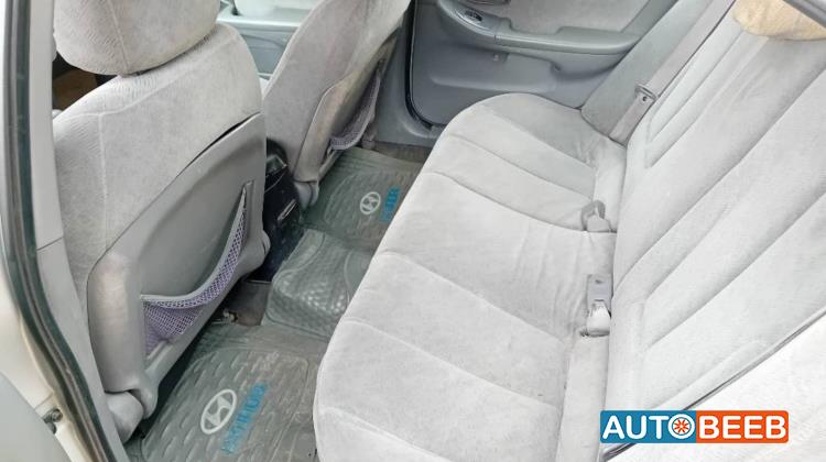 Hyundai Elantra 2004