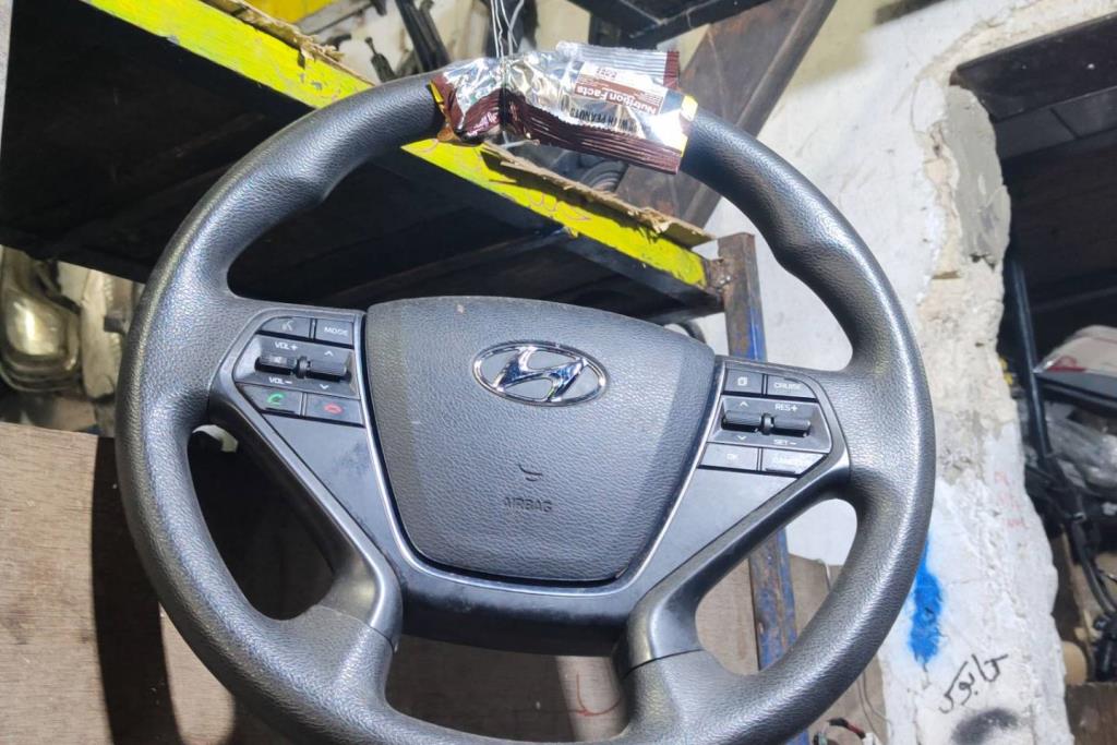Cabin  Steering Wheel Hyundai Sonata