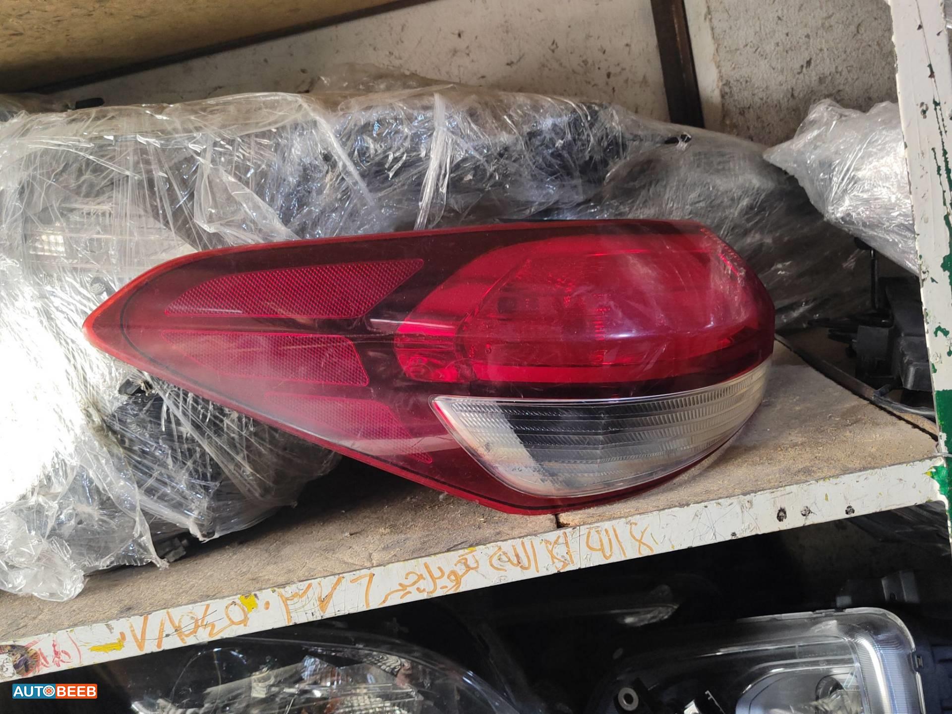 ضوء خلفي يمين شمال كيا k3 2016 2017