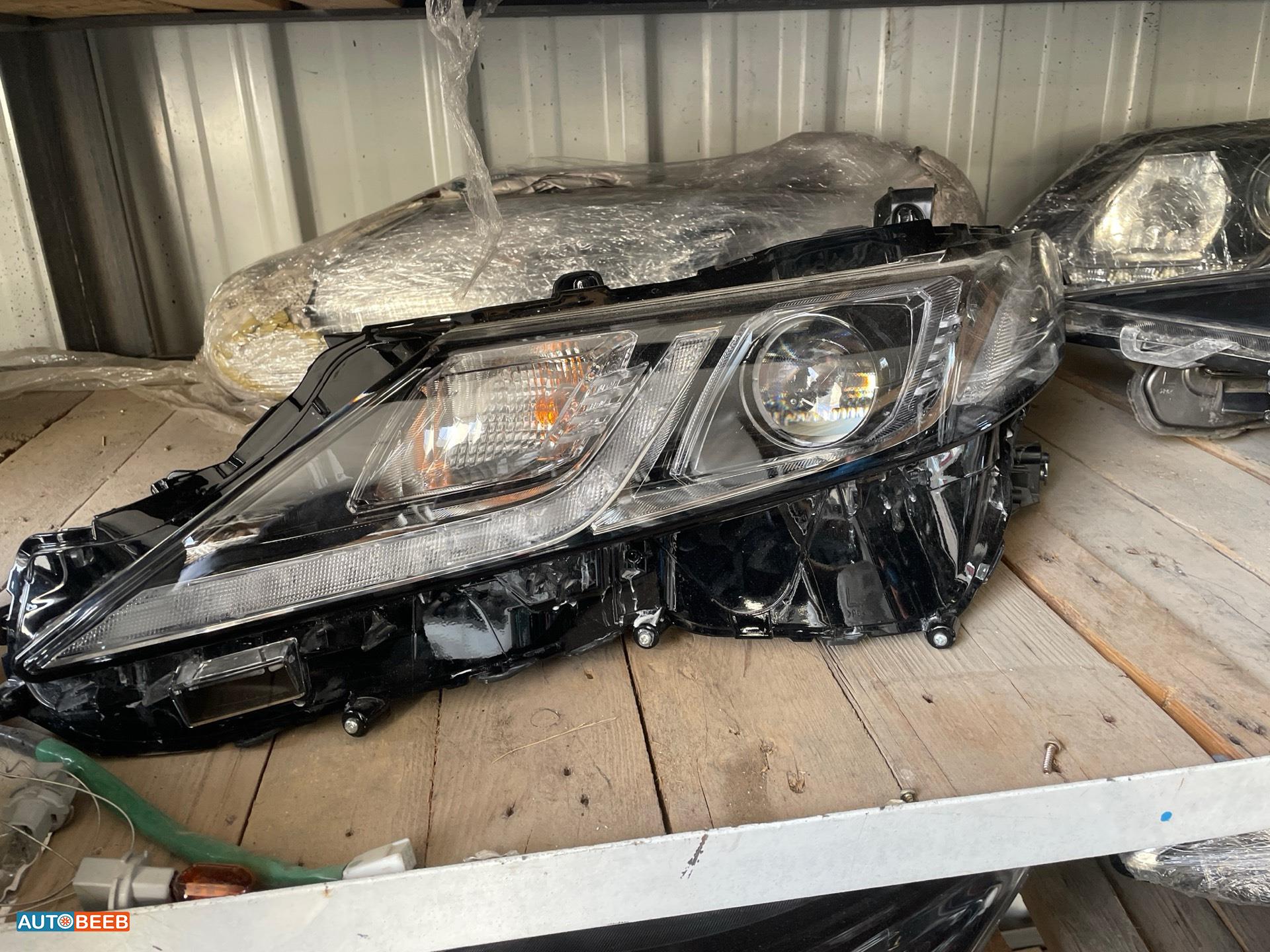 Lights Front light Toyota Camry