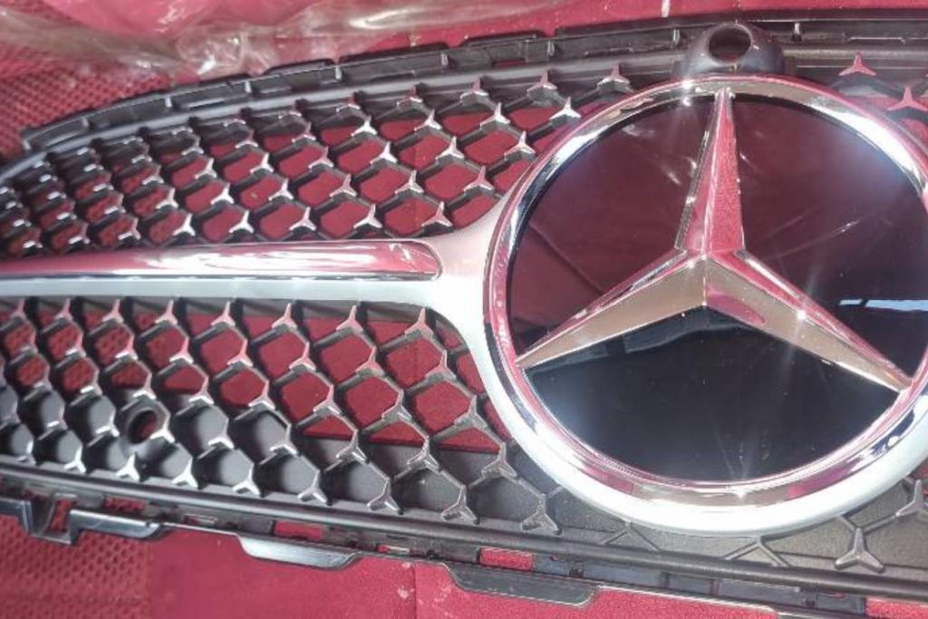 Body  Grilles Mercedes Benz C200