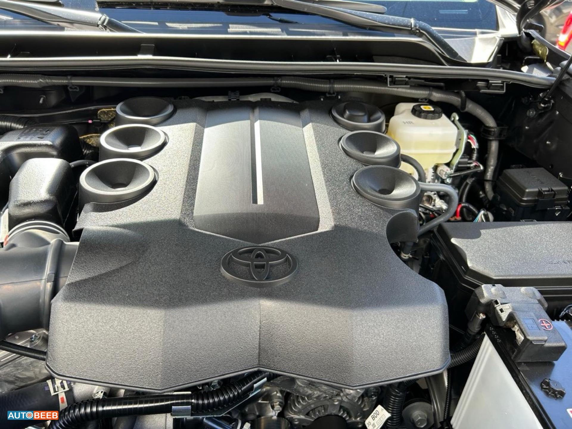 تويوتا 4 رونر 2024