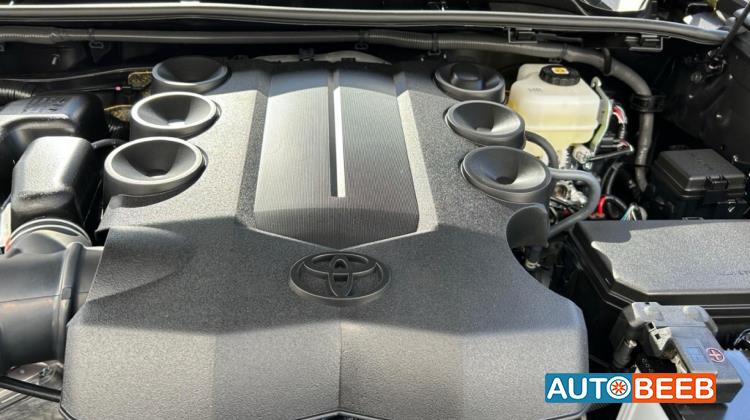 تويوتا 4 رونر 2024