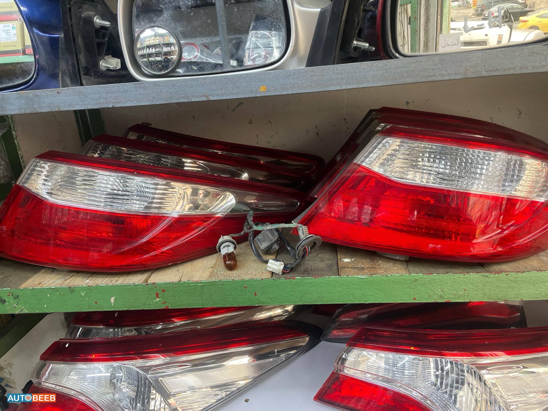 ضوء خلفي يمين شمال تويوتا كامري 2015 2016 2017