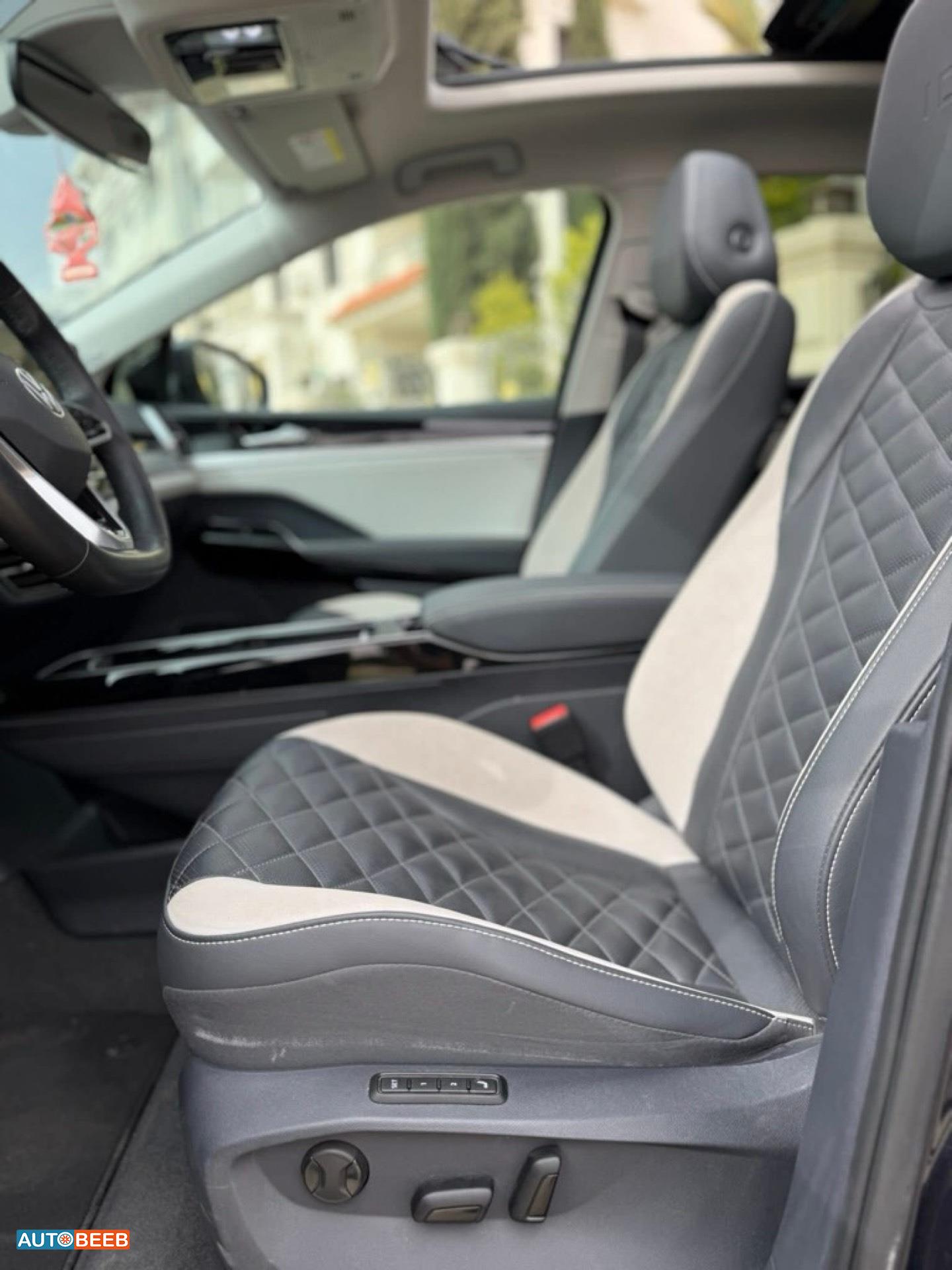 Volkswagen ID.6 2022