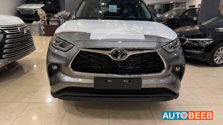Toyota Highlander 2025