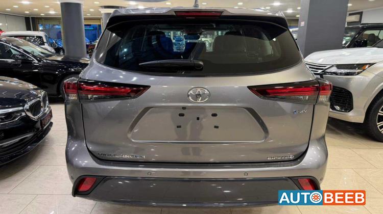 Toyota Highlander 2025