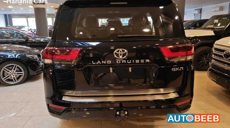 تويوتا لاندكروزر 2025