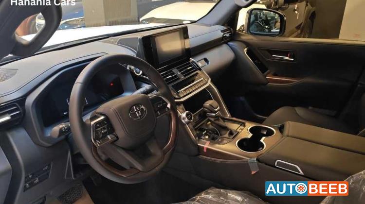 تويوتا لاندكروزر 2025