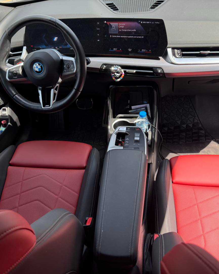 BMW iX1 2024