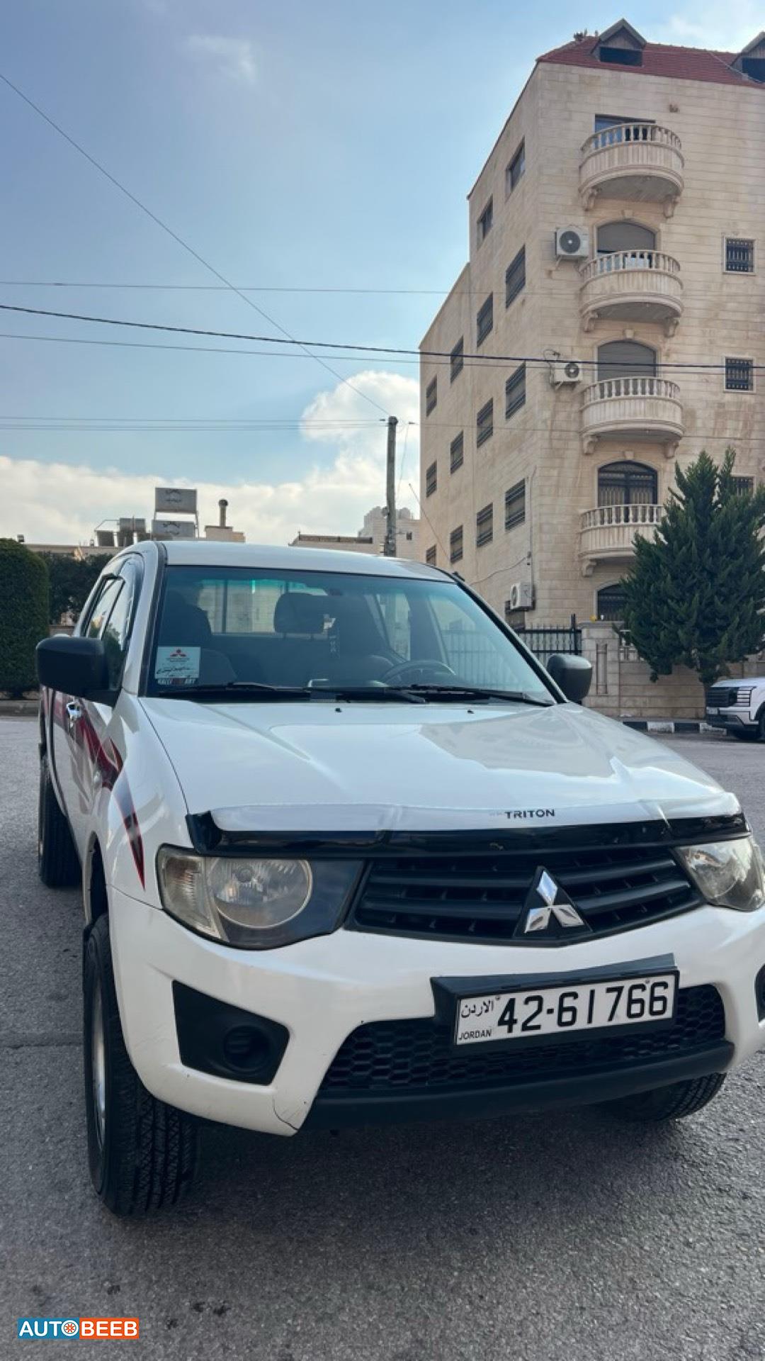 Mitsubishi L200 2015