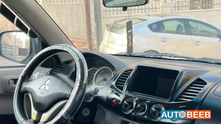 Mitsubishi L200 2015