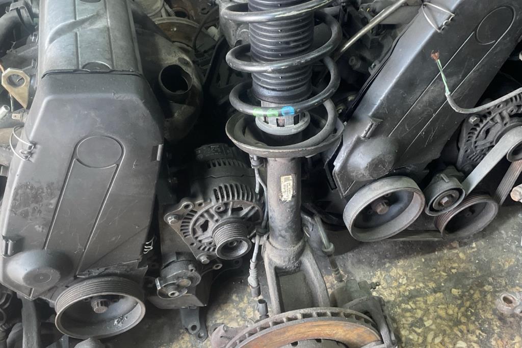  Shock Absorber Volkswagen Golf MK