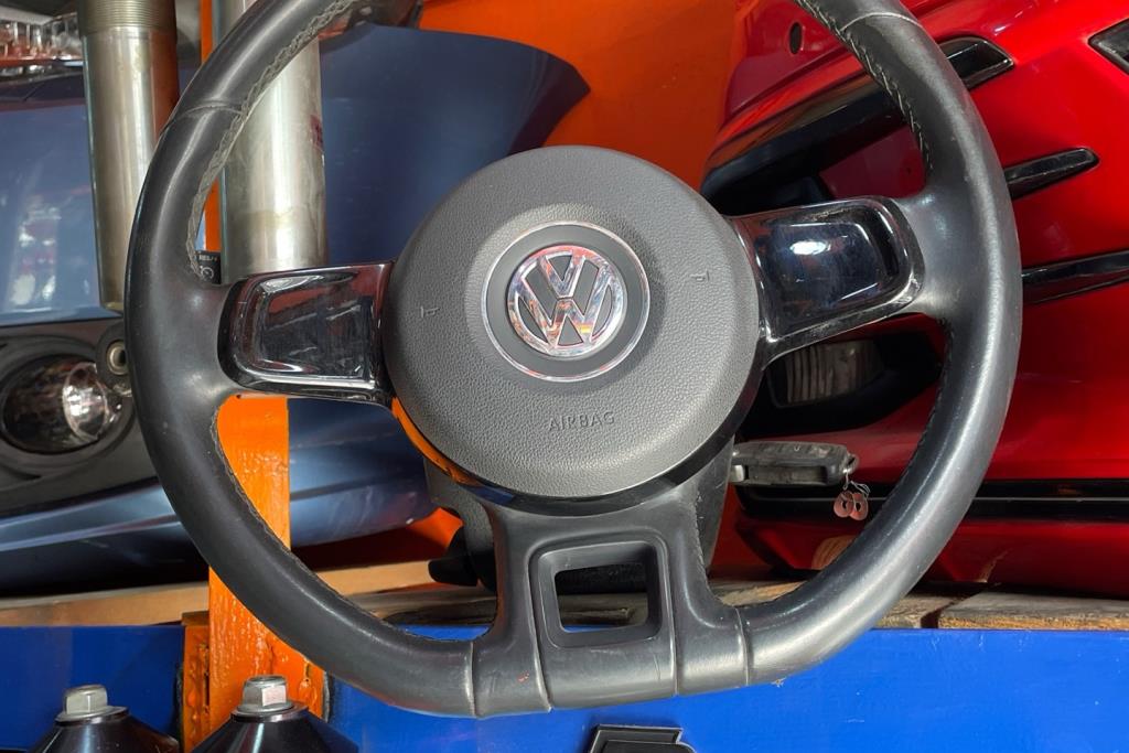 Cabin  Steering Wheel Volkswagen Golf GTI