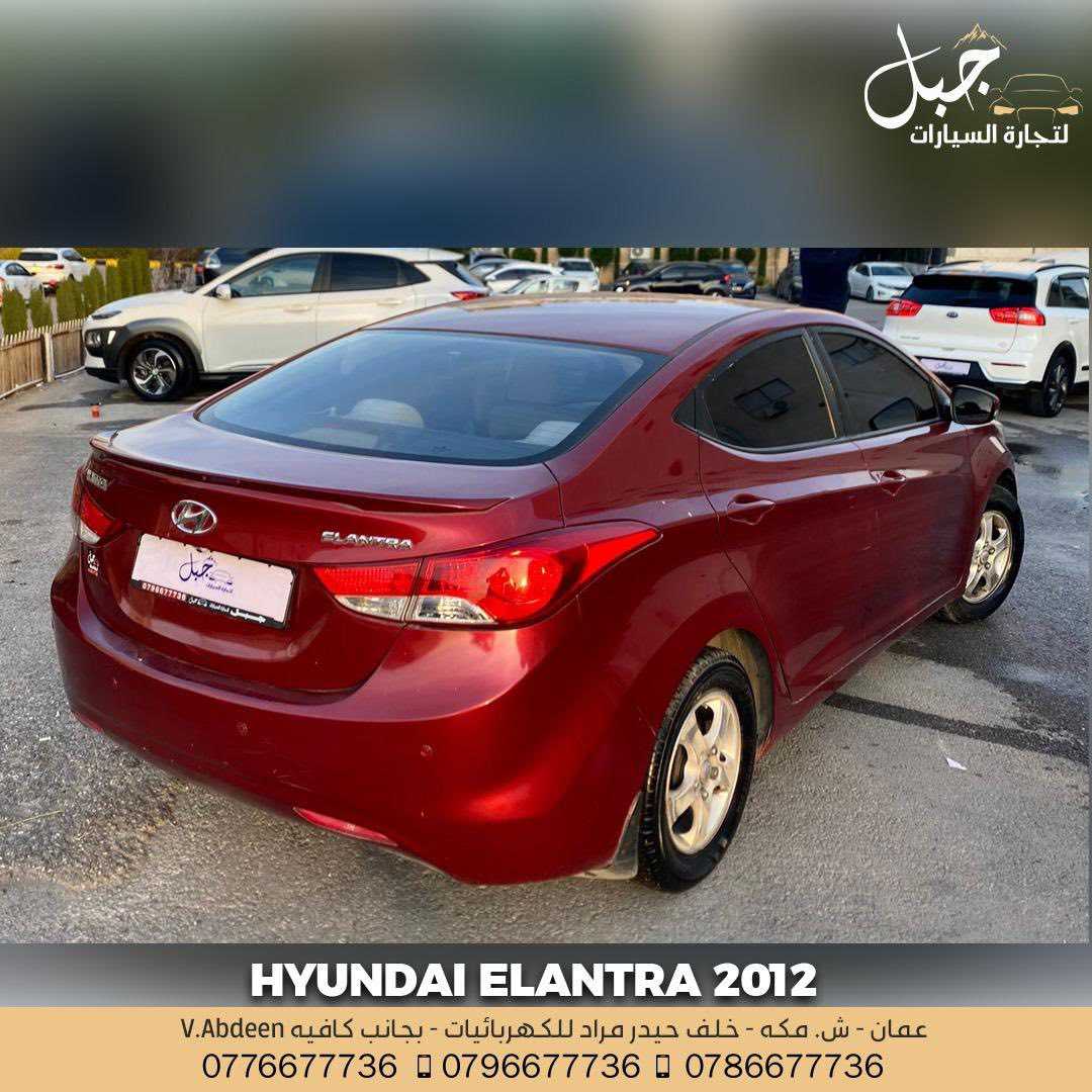 Hyundai Elantra 2012