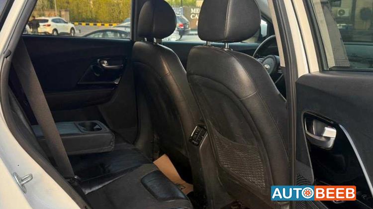 كيا نيرو 2017