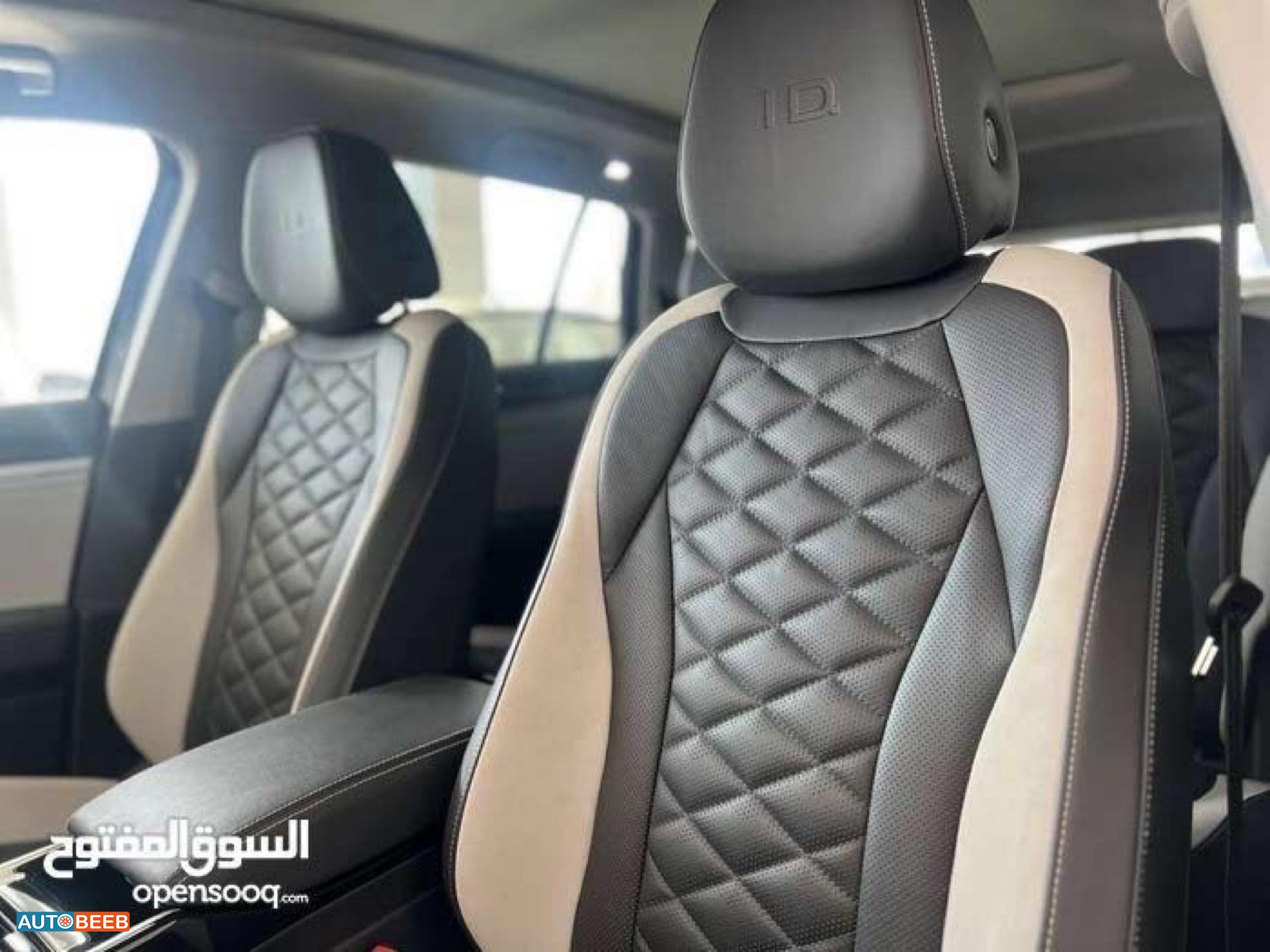 Volkswagen ID.6 2023