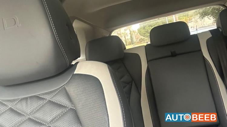 Volkswagen ID.6 2023