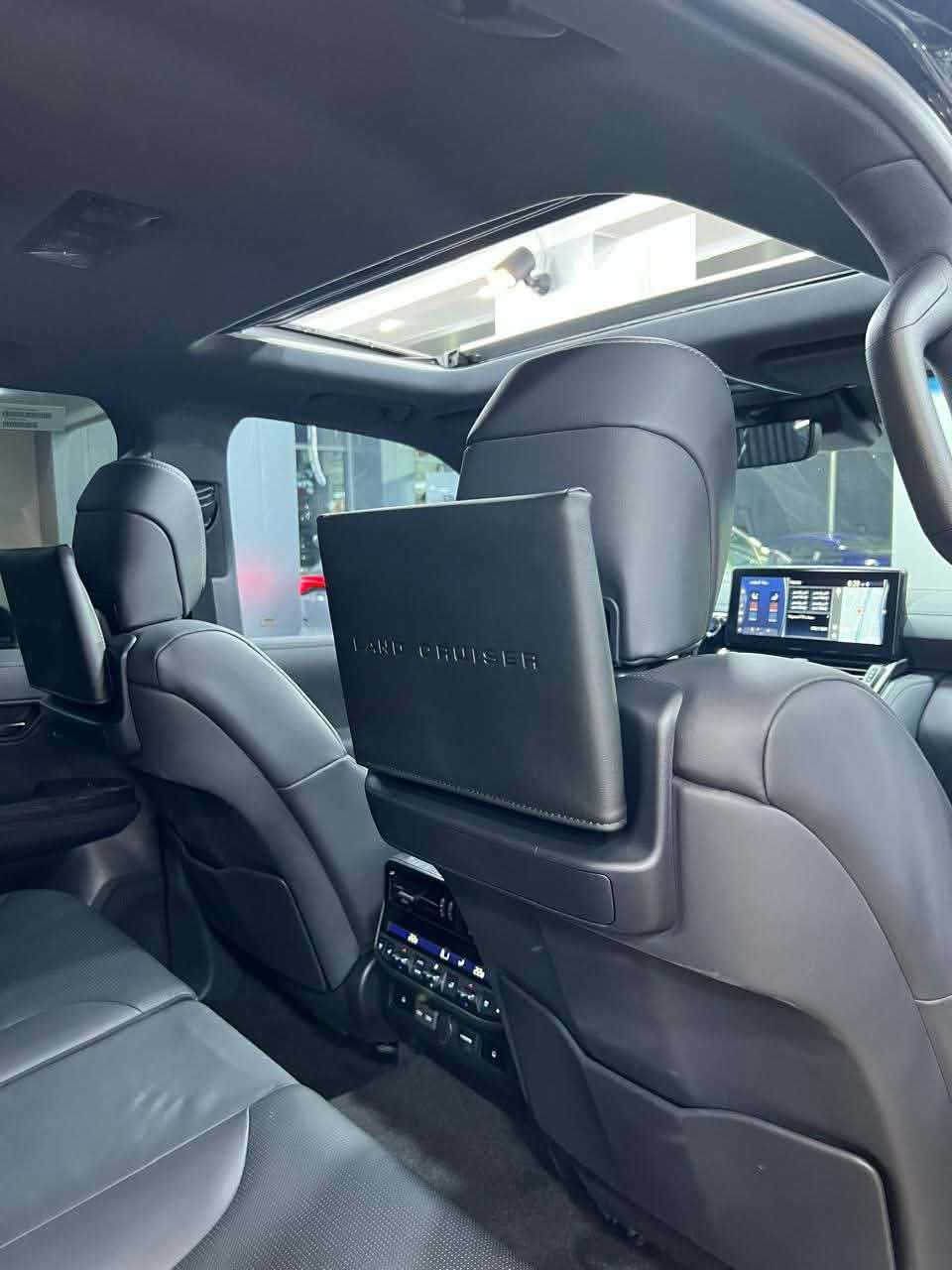 Toyota Land Cruiser 2024